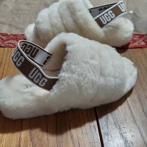 Ugg, size 9, slides